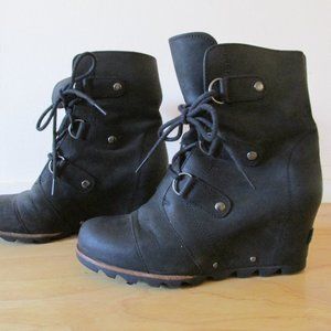 Sorel Joan Of Arctic wedge lace up bootie